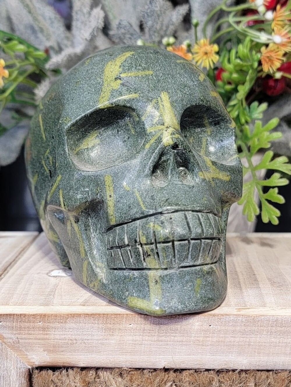 NEW 4" x 4" x 3" x 1kg (3.09lbs) PORPHYRY SKULL